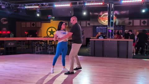 West Coast Swing @ Electric Cowboy with Wes Neese 20251012 190254718