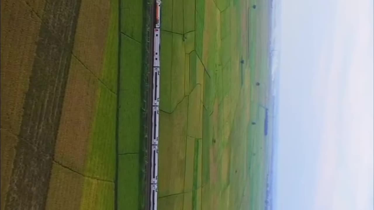 Drone View a train | on DJI Phantom 4
