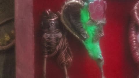 Even Jesus is in on it. Lights on my side.🇮🇱