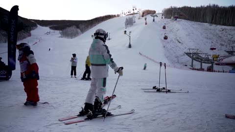 Winter economy showcases China's hoped-for shift to services