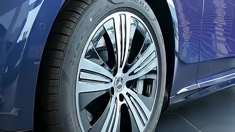 All-New 2025 Mercedes-Benz EQE500 – Futuristic Luxury Unveiled! Follow & Like for More Car Reviews