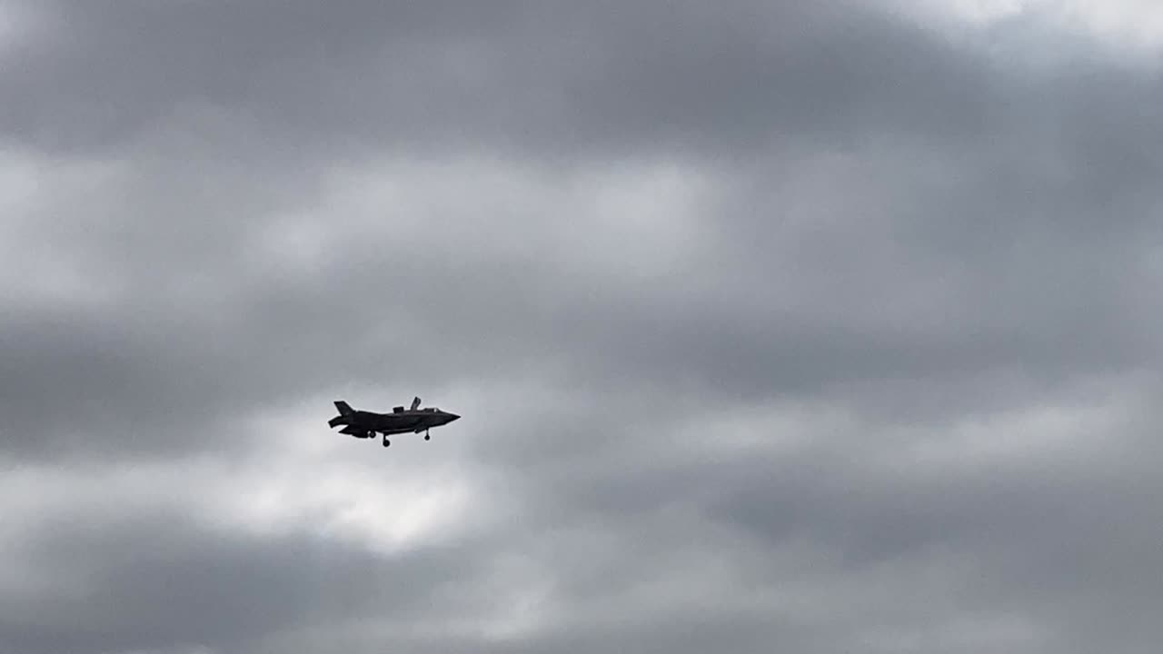 Meshed 2 Video Clips of US Marines F-35B Lightning