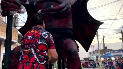 Trump grabs spotlight in Guatemala’s ‘Burning of the Devil’ rite