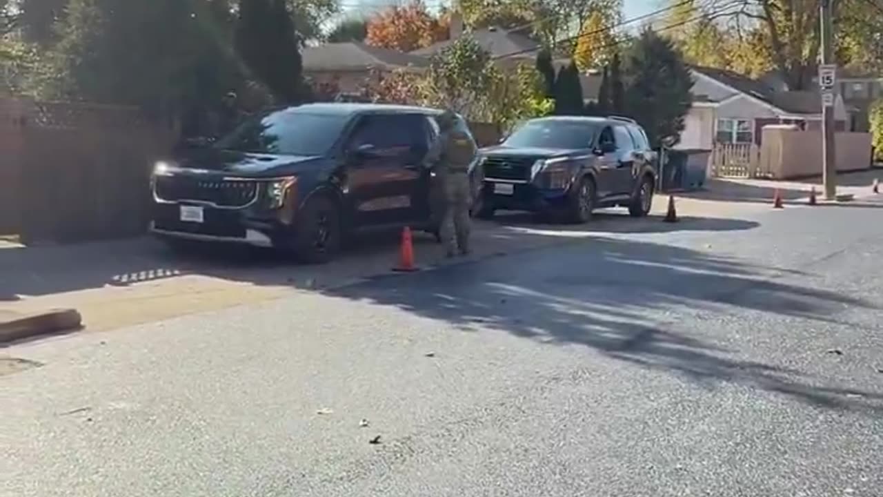 DHS agents snuck up on Juan or two construction workers in Arlington Heights,