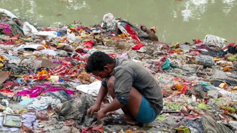 Ashton Hall’s Encounter with India’s Roadside Trash