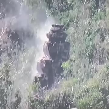 Video shows: Thai soldiers demolishing 1,000-year-old Ta Krabei temple