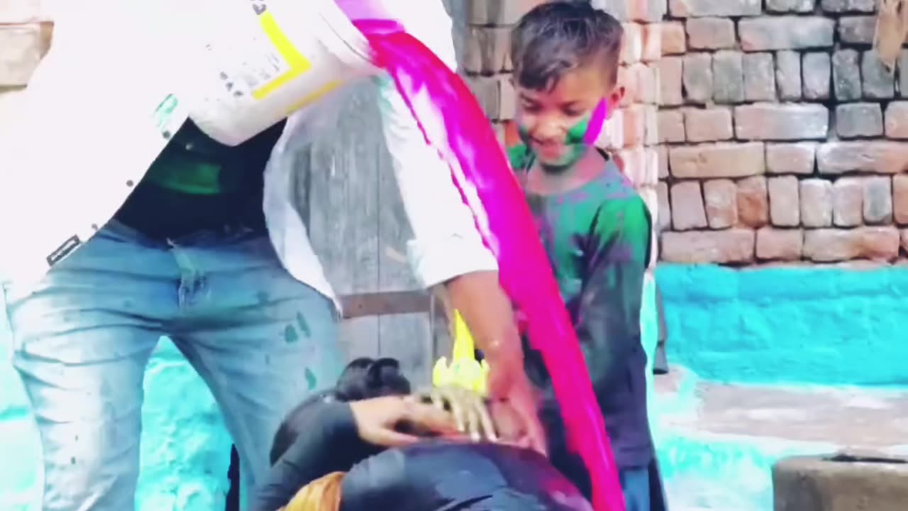 Happy Holi ☺️ ye jadu 🤣😜 #shorts #hapoyholi #comedy #funny #comedyshorts #youtubeshorts #fun