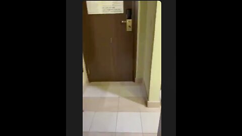 Someone tries to break into a guys hotel room while he is in the room. 😳 If you travel, watch this