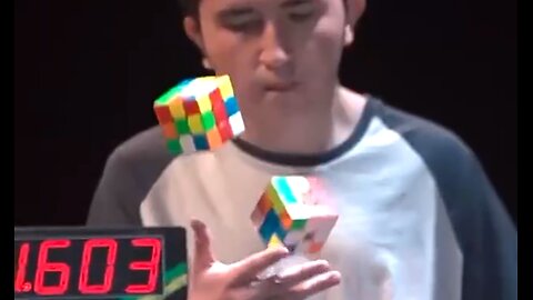 SOLVING & JUGGLING 3 RUBIK'S CUBES (INSANE)