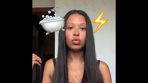 Joven advierte del peligro de ducharse con la lavadora puesta