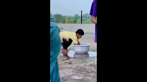 Foam Squeeze Race – Fill the Jar First to Win