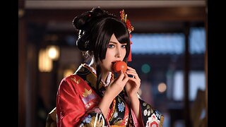 Japanese Cosplayer girl Eating a Red Orange 我爱你 愛してます 사랑해요 te amo я тебя люблю