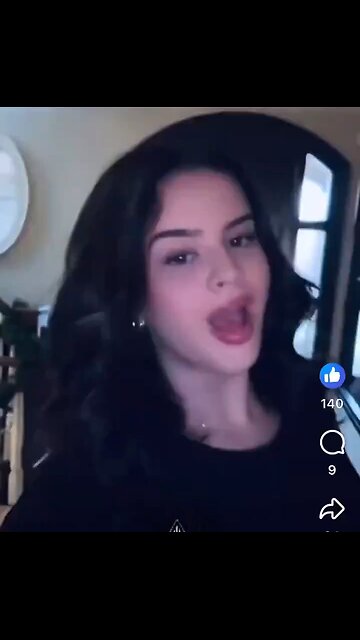 Reptilian shapeshifters R everywhere, pay close attention 2 eyes & tongues 👅🐍 Always be vigilant.