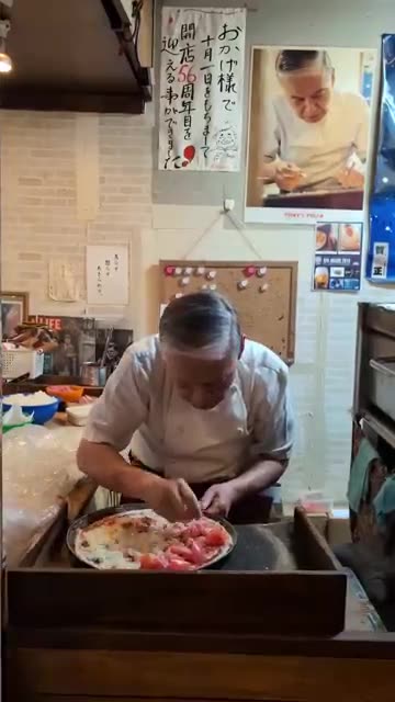 86-Year-Old Pizza Legend — 57 Years of Making Pizza at Tony’s Pizza in Tokyo Japan