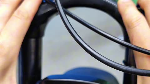 How to properly lubricate a bicycle suspension fork