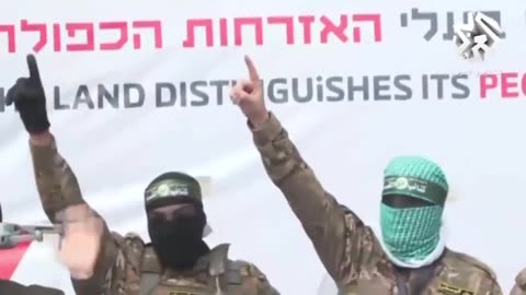 Israeli “hostage” kisses the forehead of 2 Hamas members