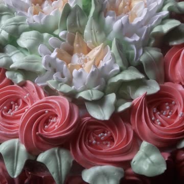 Edible flowers on a cake