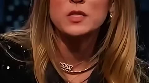 why are two stars of "The Big Bang Theory" living so differently? Kaley Cuoco and Mayim Bialik