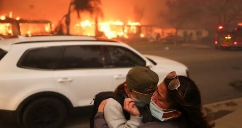 Displaced residents recount escape from Los Angels wildfire