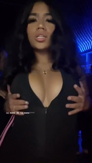 Gianna at the club type shiii