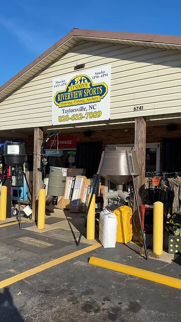 Lyndon’s Riverview Gun Shop