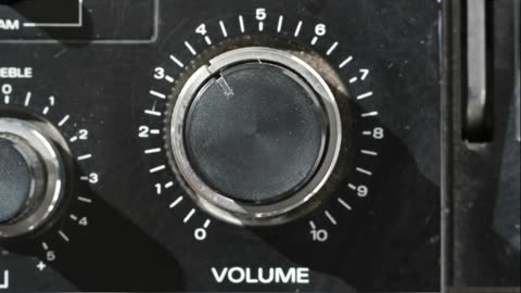 Why We Turn Down Music When Parking the Car