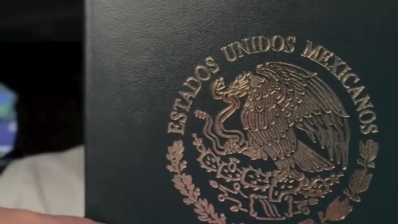 El actor #marcusornellas Finalmente adquiere la Nacionalidad Mexicana y Obtiene Su Pasaporte."