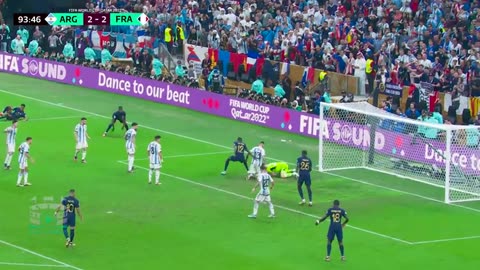 MESSI AND MBAPPE IN A LEGENDARY BATTLE FOR THE TROPHY OF THE MOST EXCITING WORLD CUP FINAL EVER