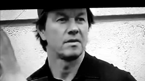Mark Wahlberg taking photos with French police