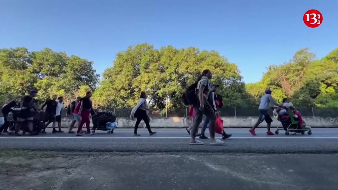 Thousands of migrants began walking from southern Mexico to US border despite Trump’s threats