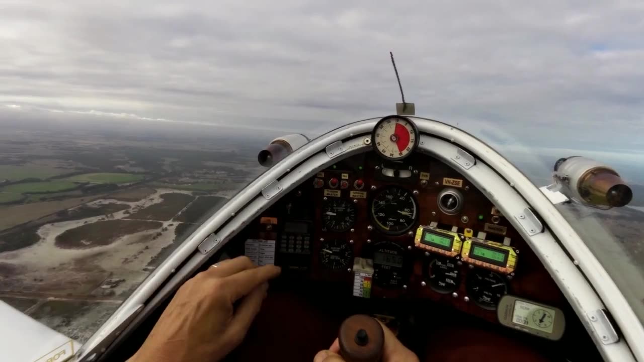 Colomban CriCri - Cloudy Flight