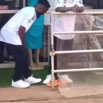 Can't stop laughing. 😁