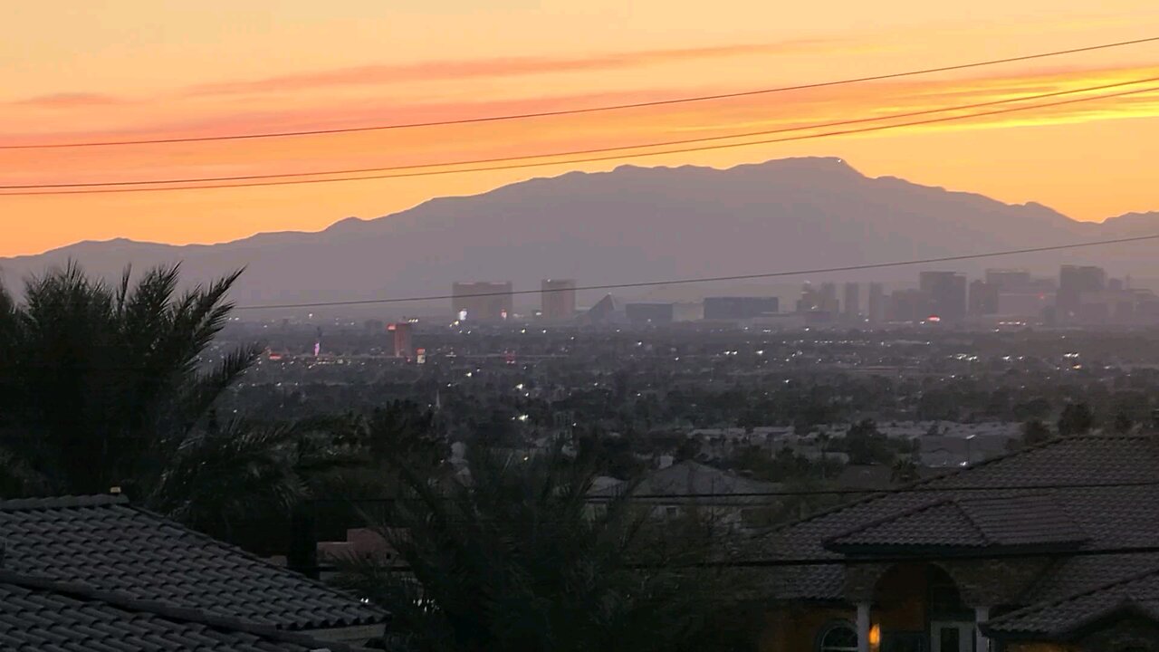 Did you see tonight's Las Vegas sunset? Check this out! 01.29.2025 #follow #lasvegas #travel