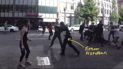 VIDEO OF ANTIFA MEMBER KNOCKED OUT🥷🥊🥋📸DURING RIOT FIGHT IN PORTLAND🏪🔥🤼‍♂️🛗💫