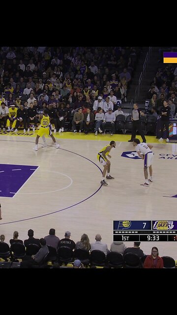 Los Angeles Lakers - 4ustin with the fantastic four-point play
