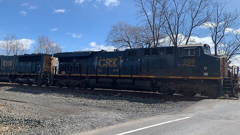 Speedy CSX Intermodal Train led by engine 959 and 4566