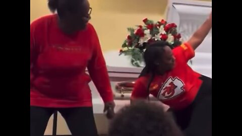 🚨 Viral funeral chaos:
