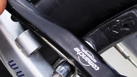 How to quickly install V-brake brake pads on a bicycle