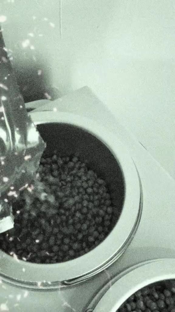 Melting Sexy Smooth Satin Secret & Tangerine Tease Hard Wax | @kandibesti Demo & Review