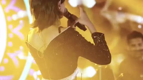 Yohani- Beautiful Singer with a Beautiful Voice