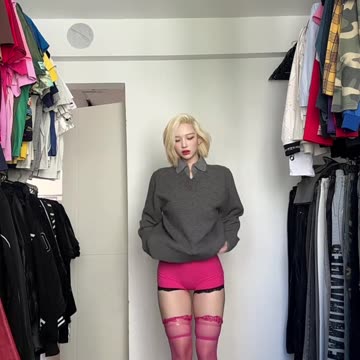 Floating Crimson Pantyhose Fiery Ramp Walk | Daily Beauty EP 924