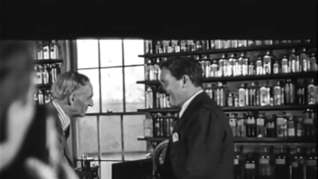 [SPENCER TRACY IN EDISON'S LABORATORY] - [SPENCER TRACY IN EDISON'S LABORATORY] - fc-fc-3141