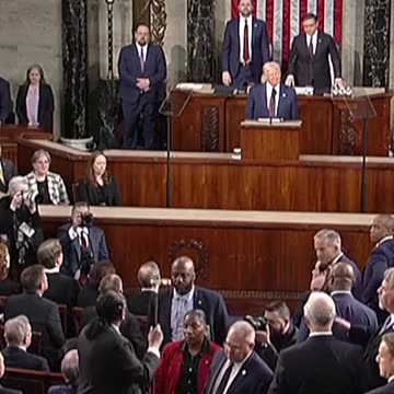 В Конгреса на САЩ демократите се облякоха в розово, за да протестират срещу Тръмп.