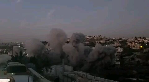 A new wave of airstrikes on Hezbollah targets in southern Lebanon has commenced!