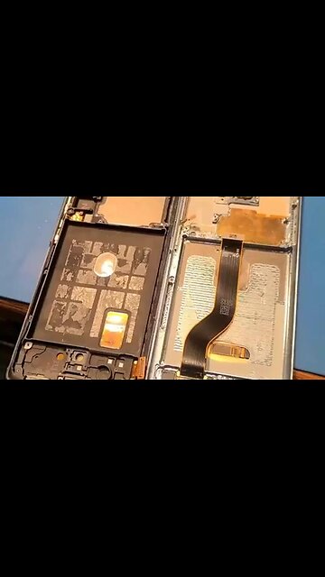 Canadian Phone Repairer - Every 5G Phone That I Fix Doesn't Have a 5G Chip in it!!