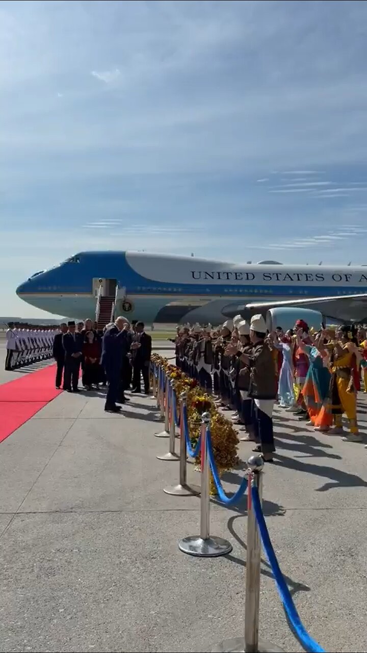 Trump arrives in Malaysia