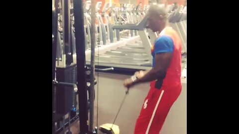 UNLEASH YOUR POWER! 💪 Ultimate Cable Biceps Curls for Insane Arm Definition! 🔥💪🏽⚡️