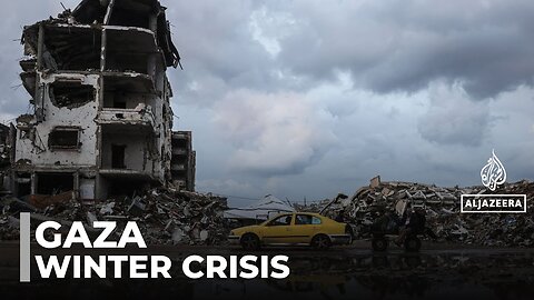 Building collapses after heavy rain: Rescue teams search through rubble in northern Gaza
