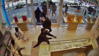 Masked gang robs California jewelry store in smash-and-grab
