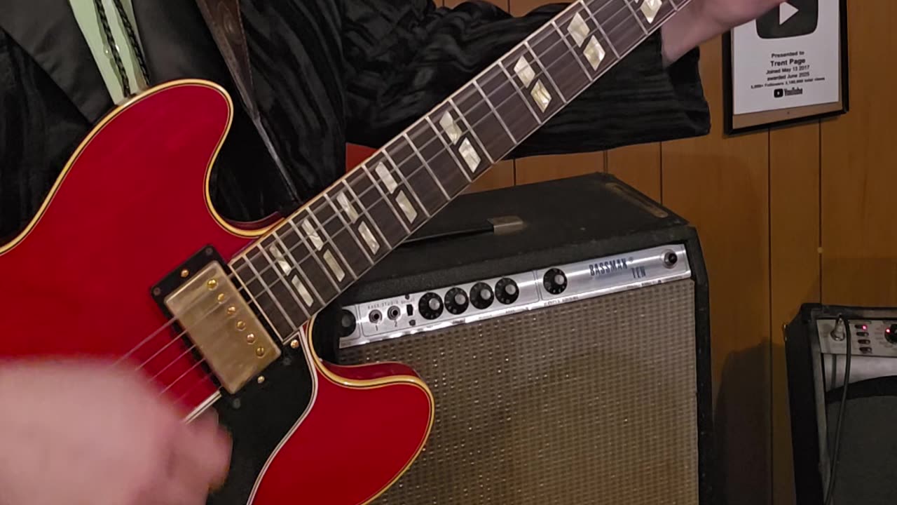 Waylon Jennings guitar example.